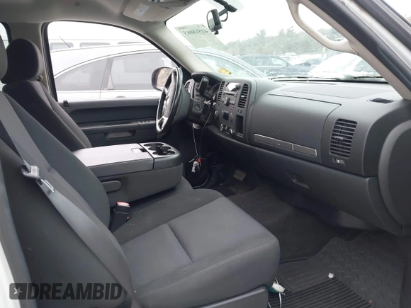 2010 Chevrolet Silverado 1500 LT with VIN 3GCRKSE32AG259148, listed as a IAAI auction lot 41518065 with 97,611 mi miles and . Bid and sale history available at DreamBid. Image 5.