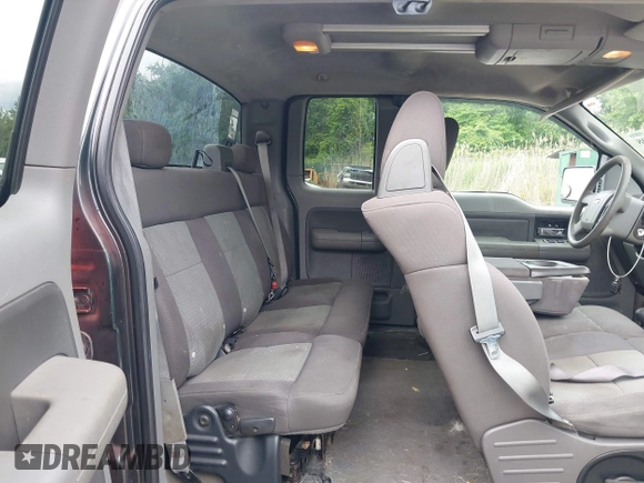 2004 Ford F-150 STX with VIN 1FTRX14W64NB46189, listed as a IAAI auction lot 42346008 with 210,072 mi miles and . Bid and sale history available at DreamBid. Image 8.