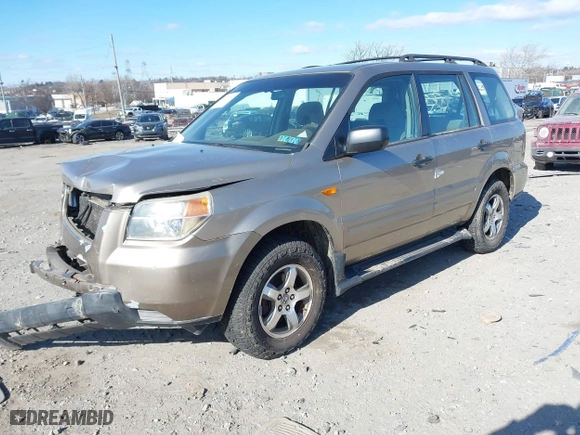 2007 Honda Pilot LX with VIN 5FNYF28127B038187, listed as a IAAI auction lot 41639252 with 149,548 mi miles. Bid and sale history available at carsss.com. Image 2.