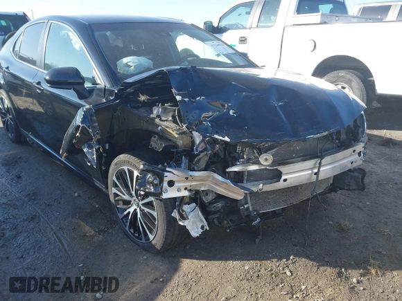 2018 Toyota Camry LE z VIN 4T1B11HK4JU151656, wystawiony jako IAAI lot #41524694 z przebiegiem 52 581 mil mil oraz . Historia ofert i sprzedaży dostępna na DreamBid. Obrazek 6.