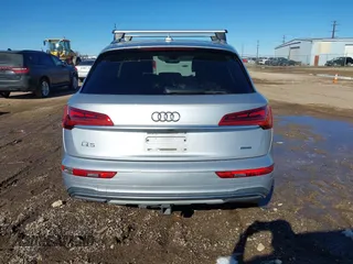 2021 Audi Q5 Prestige with VIN WA1CAAFY6M2048054, listed as a IAAI auction lot 41343544 with 88,681 mi miles. Bid and sale history available at carsss.com. Image 16.