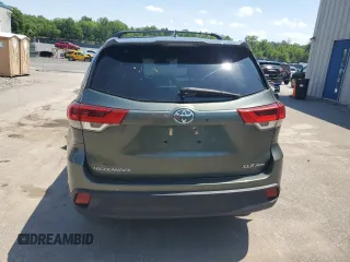 2019 Toyota Highlander SE z VIN 5TDJZRFH8KS705933, wystawiony jako Copart lot #61990425 z przebiegiem 65 839 mil mil oraz Szkoda całkowita • Salvage title. Historia ofert i sprzedaży dostępna na DreamBid. Obrazek 6.
