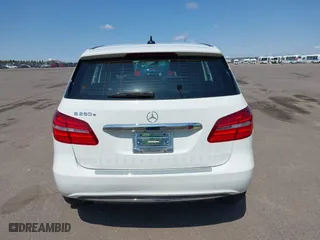 2017 Mercedes-Benz B-Class with VIN WDDVP9ABXHJ016806, listed as a IAAI auction lot 42106582 with 47,329 mi miles. Bid and sale history available at carsss.com. Image 16.