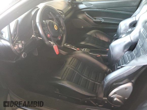 2017 Ferrari 488 z VIN ZFF79ALA1H0227399, wystawiony jako Copart lot #74447644 z przebiegiem Nie podano mil oraz Szkoda całkowita • Salvage title. Historia ofert i sprzedaży dostępna na DreamBid. Obrazek 7.