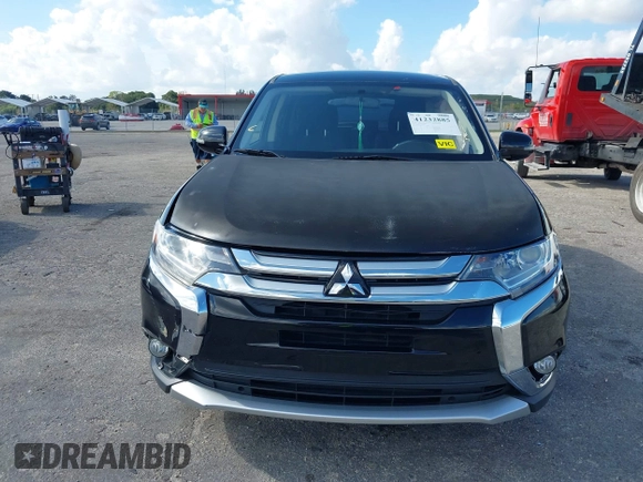 2018 Mitsubishi Outlander SE with VIN JA4AD3A33JZ055813, listed as a IAAI auction lot 41232885 with 126,457 mi miles and . Bid and sale history available at DreamBid. Image 12.
