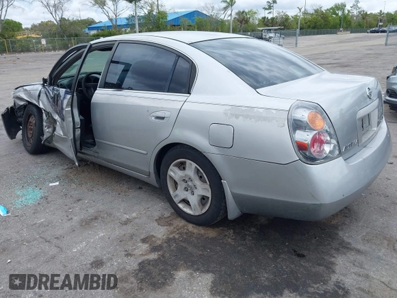 2004 Nissan Altima S with VIN 1N4AL11D04C130857, listed as a IAAI auction lot 41661519 with 147,518 mi miles. Bid and sale history available at carsss.com. Image 3.