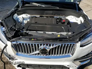 2025 Volvo XC90 Ultimate Bright Theme with VIN YV4062PF0S1296877, listed as a Copart auction lot 48514225 with 8,546 mi miles and Salvage Title. Bid and sale history available at carsss.com. Image 12.