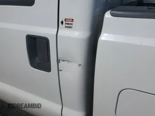 2015 Ford F-250 Lariat с VIN 1FT7W2B68FED12248, выставлен на аукционе IAAI как лот 42568032 с пробегом 301 100 миль миль и . История ставок и продаж доступна на DreamBid. Изображение 28.
