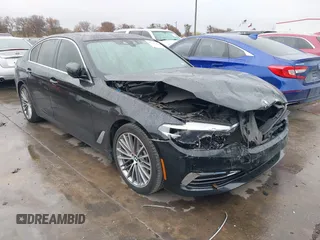 2018 BMW 5 Series 530i z VIN WBAJA5C59JG898089, wystawiony jako IAAI lot #41105086 z przebiegiem 78 642 mil mil oraz . Historia ofert i sprzedaży dostępna na DreamBid. Obrazek 1.
