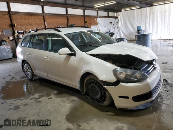 2014 Volkswagen Jetta SportWagen S with VIN 3VWPP7AJ5EM607393, listed as a Copart auction lot 53742145 with 106,782 mi miles and Salvage Title. Bid and sale history available at carsss.com. Image 4.