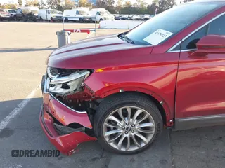 2015 Lincoln MKC z VIN 5LMCJ1A90FUJ40816, wystawiony jako IAAI lot #41674923 z przebiegiem 76 394 mil mil oraz . Historia ofert i sprzedaży dostępna na DreamBid. Obrazek 6.