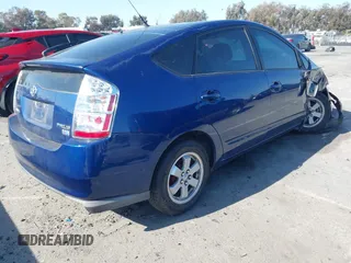 2009 Toyota Prius with VIN JTDKB20U297856633, listed as a IAAI auction lot 42013442 with 247,448 mi miles. Bid and sale history available at carsss.com. Image 4.