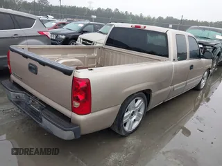 2006 Chevrolet Silverado 1500 LT1 with VIN 2GCEC19Z361305574, listed as a IAAI auction lot 41907637 with 201,973 mi miles. Bid and sale history available at carsss.com. Image 4.