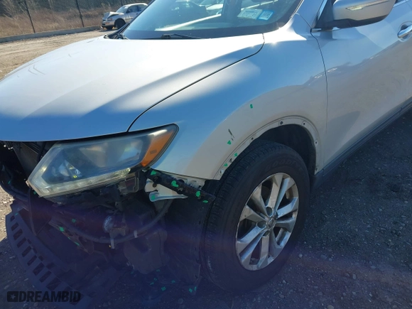 2015 Nissan Rogue SV with VIN KNMAT2MVXFP519053, listed as a IAAI auction lot 41839774 with 136,895 mi miles. Bid and sale history available at carsss.com. Image 17.