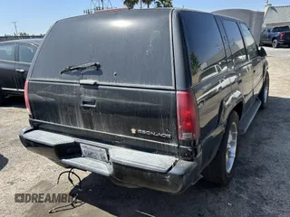 1999 Cadillac Escalade с VIN 1GYEK13R7XR408723, выставлен на аукционе IAAI как лот 42440305 с пробегом 173 754 миль миль и . История ставок и продаж доступна на DreamBid. Изображение 4.