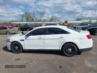 2015 Ford Police Interceptor с VIN 1FAHP2L80FG195423, выставлен на аукционе IAAI как лот 42054288 с пробегом 148 313 миль миль и . История ставок и продаж доступна на DreamBid. Изображение 14.