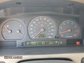 2000 Volvo S70 z VIN YV1LS61J6Y2667537, wystawiony jako Copart lot #81875774 z przebiegiem 224 087 mil mil oraz Tytuł czysty. Historia ofert i sprzedaży dostępna na DreamBid. Obrazek 9.
