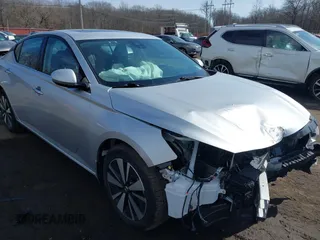 2020 Nissan Altima 2.5 SL with VIN 1N4BL4EV3LN322219, listed as a IAAI auction lot 41635181 with 11,574 mi miles. Bid and sale history available at carsss.com. Image 17.
