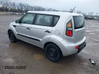 2011 Kia Soul with VIN KNDJT2A15B7319127, listed as a IAAI auction lot 41899511 with 210,660 mi miles. Bid and sale history available at carsss.com. Image 3.