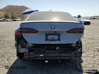 2024 BMW i5 M60 z VIN WBY43FK05RCR83468, wystawiony jako Copart lot #60697064 z przebiegiem 1703 mil mil oraz Szkody całkowita. Historia ofert i sprzedaży dostępna na DreamBid. Obrazek 6.