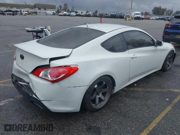 2011 Hyundai Genesis Coupe z VIN KMHHT6KD0BU059084, wystawiony jako IAAI lot #41776762 z przebiegiem 149 115 mil mil oraz . Historia ofert i sprzedaży dostępna na DreamBid. Obrazek 4.