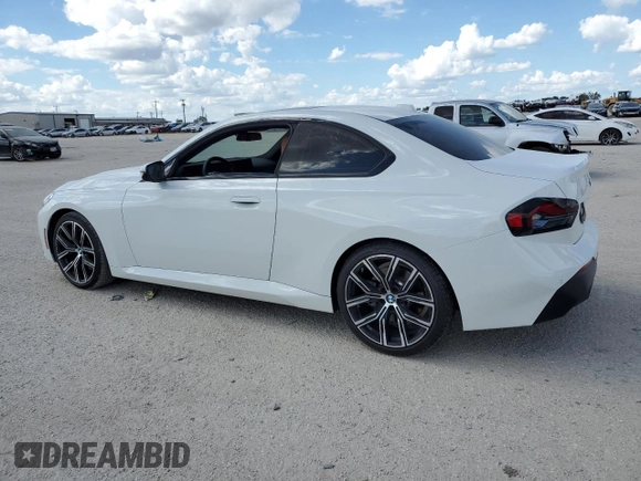 2023 BMW 2 Series 230i z VIN 3MW23CM06P8D67753, wystawiony jako Copart lot #71839884 z przebiegiem 9 900 mil mil oraz Szkoda całkowita • Salvage title. Historia ofert i sprzedaży dostępna na DreamBid. Obrazek 2.