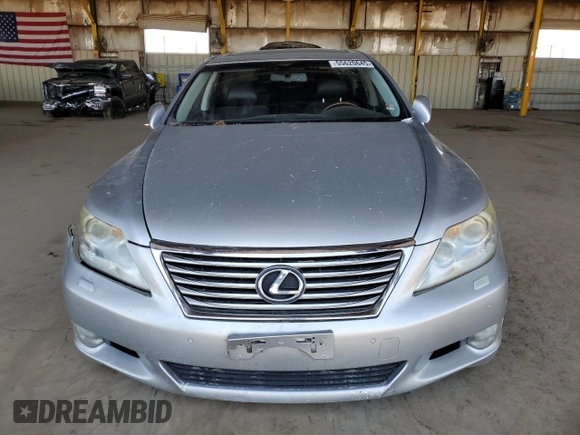2012 Lexus LS 460 z VIN JTHCL5EF0C5014758, wystawiony jako Copart lot #55620645 z przebiegiem 154 717 mil mil oraz Czysty tytuł • Clean title. Historia ofert i sprzedaży dostępna na DreamBid. Obrazek 5.