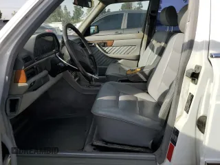 1989 Mercedes-Benz 420 with VIN WDBCA35E0KA488250, listed as a Copart auction lot 81564394 with 166,966 mi miles and Clean Title. Bid and sale history available at carsss.com. Image 7.