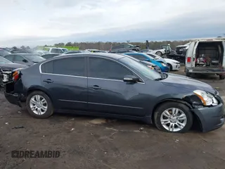 2012 Nissan Altima S z VIN 1N4AL2AP2CN469056, wystawiony jako IAAI lot #41449965 z przebiegiem 218 000 mil mil oraz . Historia ofert i sprzedaży dostępna na DreamBid. Obrazek 13.