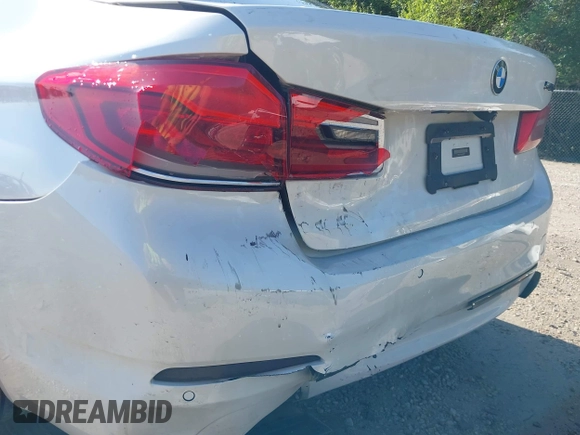 2018 BMW 5 Series 540i xDrive z VIN WBAJE7C59JG892017, wystawiony jako IAAI lot #42556936 z przebiegiem 55 170 mil mil oraz . Historia ofert i sprzedaży dostępna na DreamBid. Obrazek 18.