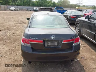 2011 Honda Accord EX-L z VIN 1HGCP3F89BA021080, wystawiony jako IAAI lot #42430059 z przebiegiem 130 265 mil mil oraz . Historia ofert i sprzedaży dostępna na DreamBid. Obrazek 17.