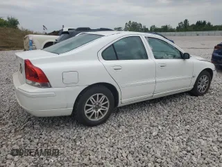 2005 Volvo S60 with VIN YV1RS612X52461555, listed as a Copart auction lot 60142144 with 156,418 mi miles and Clean Title. Bid and sale history available at carsss.com. Image 3.