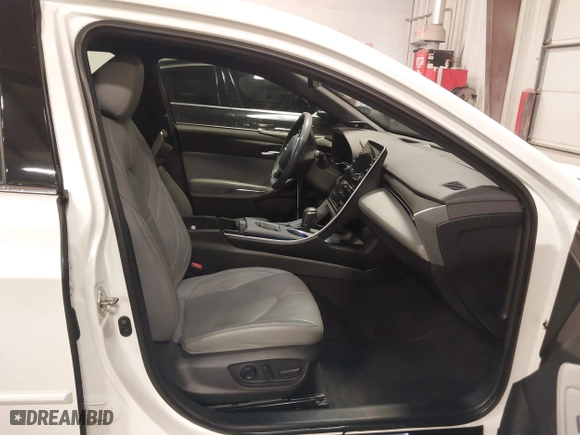2020 Toyota Avalon Hybrid Limited with VIN 4T1D21FBXLU017732, listed as a IAAI auction lot 41159133 with 44,864 mi miles. Bid and sale history available at carsss.com. Image 5.