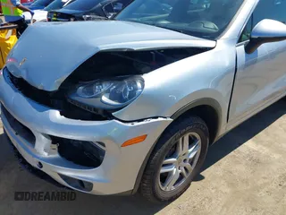 2016 Porsche Cayenne z VIN WP1AA2A26GKA13183, wystawiony jako IAAI lot #39110607 z przebiegiem Nie podano mil oraz . Historia ofert i sprzedaży dostępna na DreamBid. Obrazek 6.