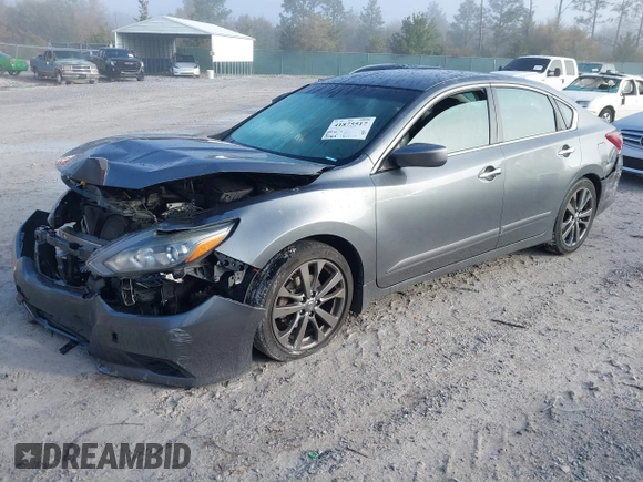 2018 Nissan Altima 2.5 SR with VIN 1N4AL3AP3JC251822, listed as a IAAI auction lot 41875517 with 135,808 mi miles. Bid and sale history available at carsss.com. Image 17.