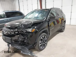 2022 Jeep Compass Limited z VIN 3C4NJDCB5NT223989, wystawiony jako IAAI lot #42482784 z przebiegiem 27 347 mil mil oraz . Historia ofert i sprzedaży dostępna na DreamBid. Obrazek 17.