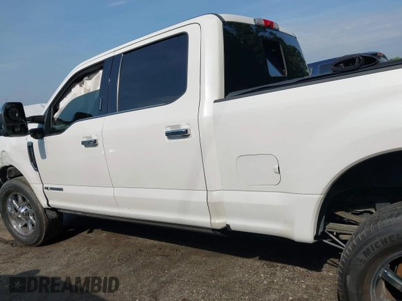 2017 Ford F-250 Lariat with VIN 1FT7W2BT0HED98616, listed as a IAAI auction lot 42154429 with 109,226 mi miles and . Bid and sale history available at DreamBid. Image 14.