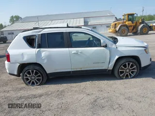 2016 Jeep Compass High Altitude z VIN 1C4NJDEB7GD657935, wystawiony jako IAAI lot #42216172 z przebiegiem 131 137 mil mil oraz . Historia ofert i sprzedaży dostępna na DreamBid. Obrazek 13.