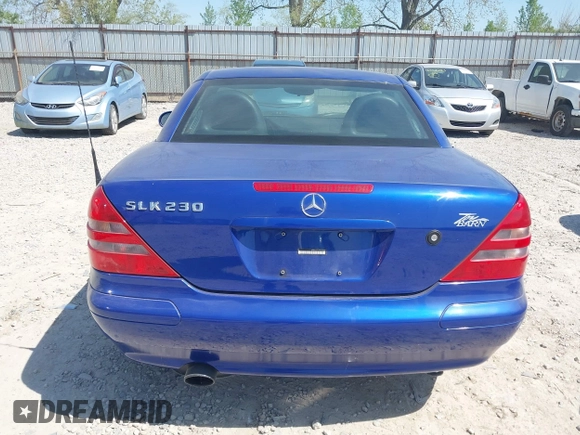 1998 Mercedes-Benz SLK-Class with VIN WDBKK47F7WF075867, listed as a IAAI auction lot 42113106 with 36,870 mi miles. Bid and sale history available at carsss.com. Image 16.