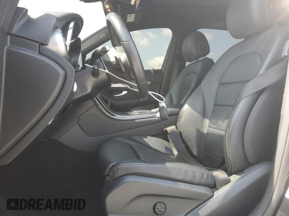 2021 Mercedes-Benz GLC 300 with VIN W1N0G8DB0MV263869, listed as a Copart auction lot 61762825 with 50,211 mi miles and Clean title. Bid and sale history available at DreamBid. Image 7.
