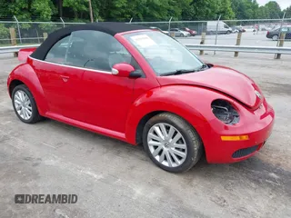 2008 Volkswagen Beetle SE z VIN 3VWRF31Y48M407840, wystawiony jako IAAI lot #42381696 z przebiegiem 148 892 mil mil oraz . Historia ofert i sprzedaży dostępna na DreamBid. Obrazek 1.