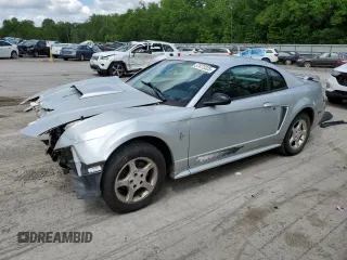 2003 Ford Mustang Standard z VIN 1FAFP40433F330822, wystawiony jako Copart lot #57473325 z przebiegiem 170 282 mil mil oraz Szkoda całkowita • Salvage title. Historia ofert i sprzedaży dostępna na DreamBid. Obrazek 1.