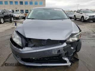 2013 Volkswagen Passat SE z VIN 1VWBH7A38DC021974, wystawiony jako Copart lot #50365355 z przebiegiem 127 888 mil mil oraz Szkoda całkowita • Salvage title. Historia ofert i sprzedaży dostępna na DreamBid. Obrazek 5.