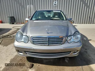 2007 Mercedes-Benz C 280 Luxury with VIN WDBRF54H97A936639, listed as a Copart auction lot 62025045 with 121,598 mi miles and Clean title. Bid and sale history available at DreamBid. Image 5.