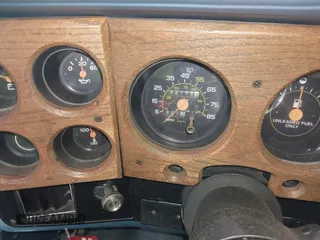 1989 GMC Suburban with VIN 1GKER16K7KF509078, listed as a IAAI auction lot 42593032 with 86,175 mi miles and . Bid and sale history available at DreamBid. Image 7.