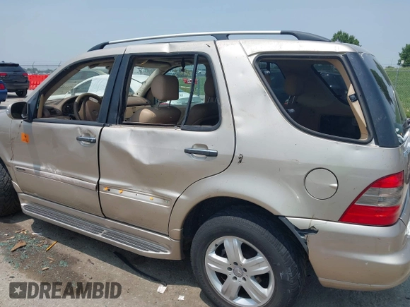 2005 Mercedes-Benz M 350 with VIN 4JGAB57E75A557255, listed as a IAAI auction lot 42443892 with 199,968 mi miles and . Bid and sale history available at DreamBid. Image 6.