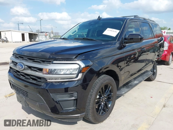2024 Ford Expedition XLT with VIN 1FMJU1H88REA29329, listed as a IAAI auction lot 41982656 with 8,721 mi miles and . Bid and sale history available at DreamBid. Image 2.