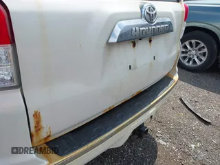 2011 Toyota 4Runner Trail с VIN JTEBU5JRXB5033547, выставлен на аукционе IAAI как лот 42576807 с пробегом 233 681 миль миль и . История ставок и продаж доступна на DreamBid. Изображение 6.
