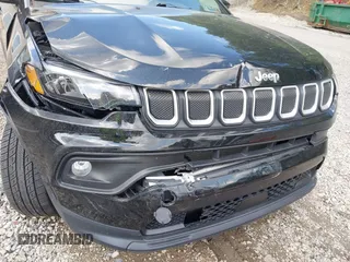 2022 Jeep Compass Latitude Lux with VIN 3C4NJDFBXNT141932, listed as a IAAI auction lot 42527878 with 29,855 mi miles and . Bid and sale history available at DreamBid. Image 21.