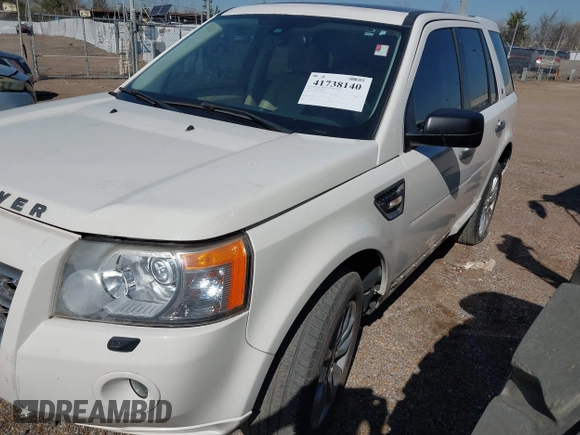 2010 Land Rover LR2 HSE z VIN SALFT2BN8AH208550, wystawiony jako IAAI lot #41738140 z przebiegiem 167 008 mil mil oraz . Historia ofert i sprzedaży dostępna na DreamBid. Obrazek 2.